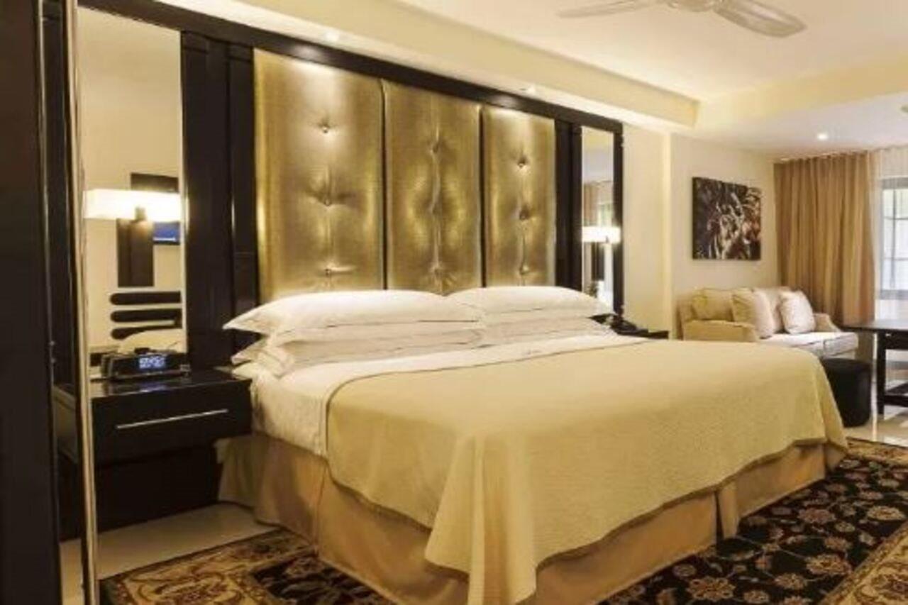 Terra Nova All Suite Hotel Kingston Exterior photo