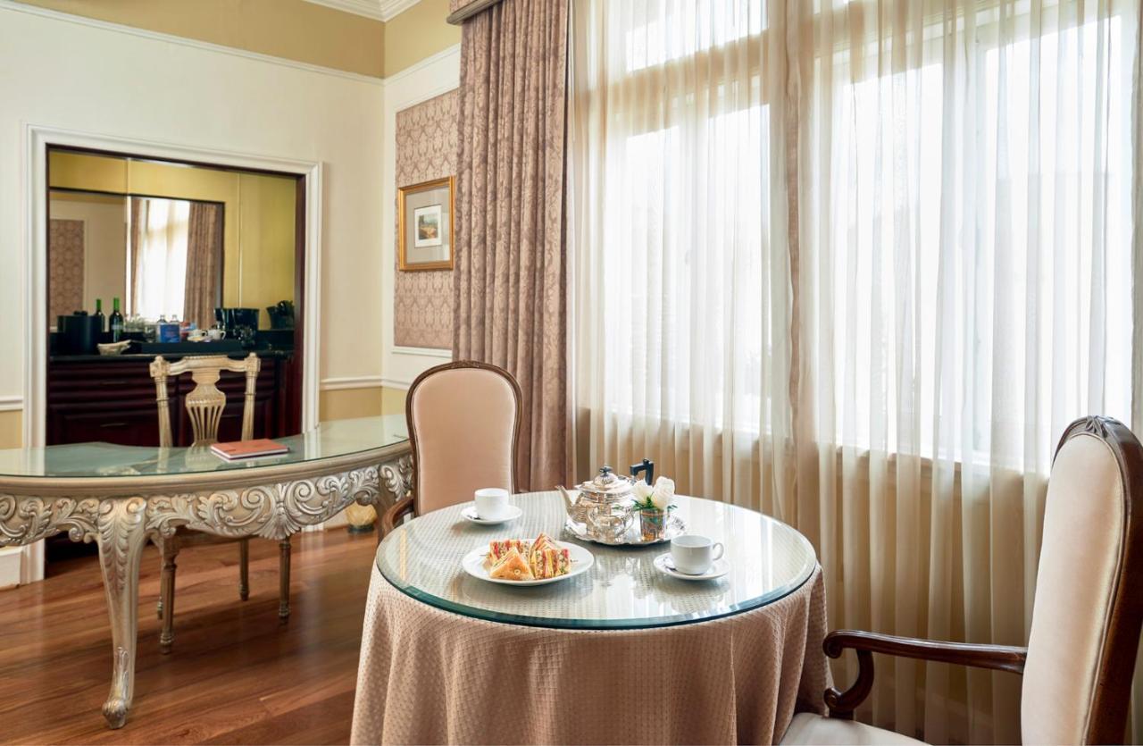 Terra Nova All Suite Hotel Kingston Exterior photo