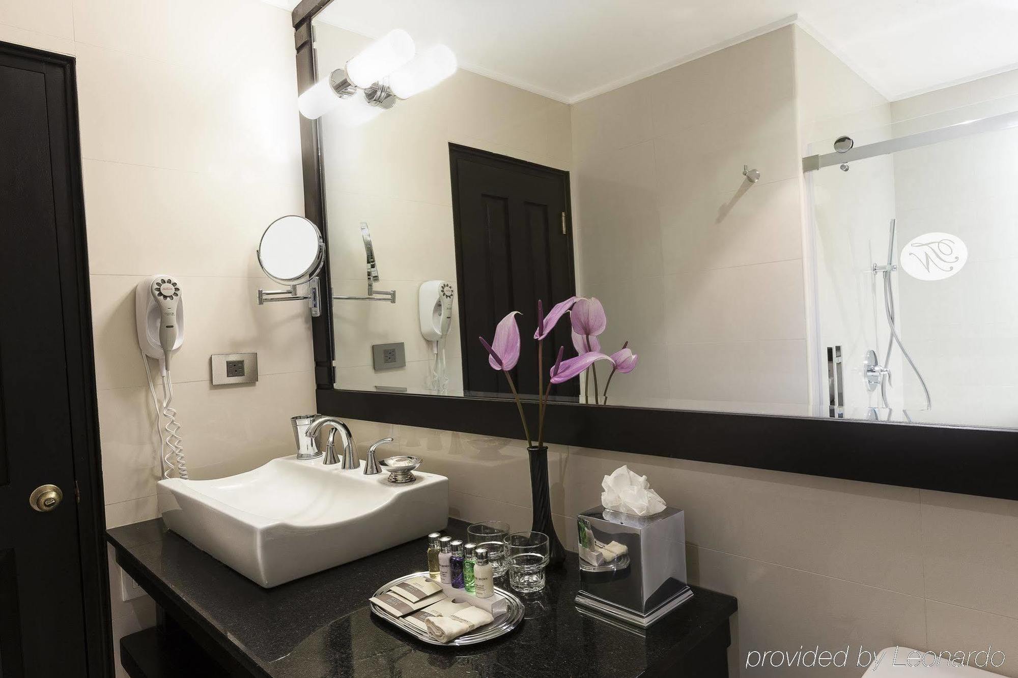 Terra Nova All Suite Hotel Kingston Exterior photo